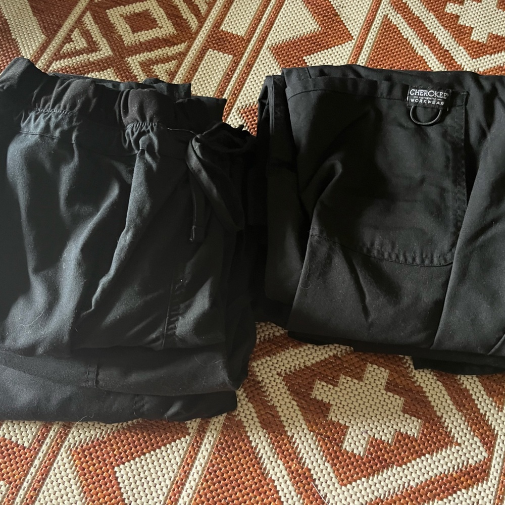 Cherokee scrub bottoms - black